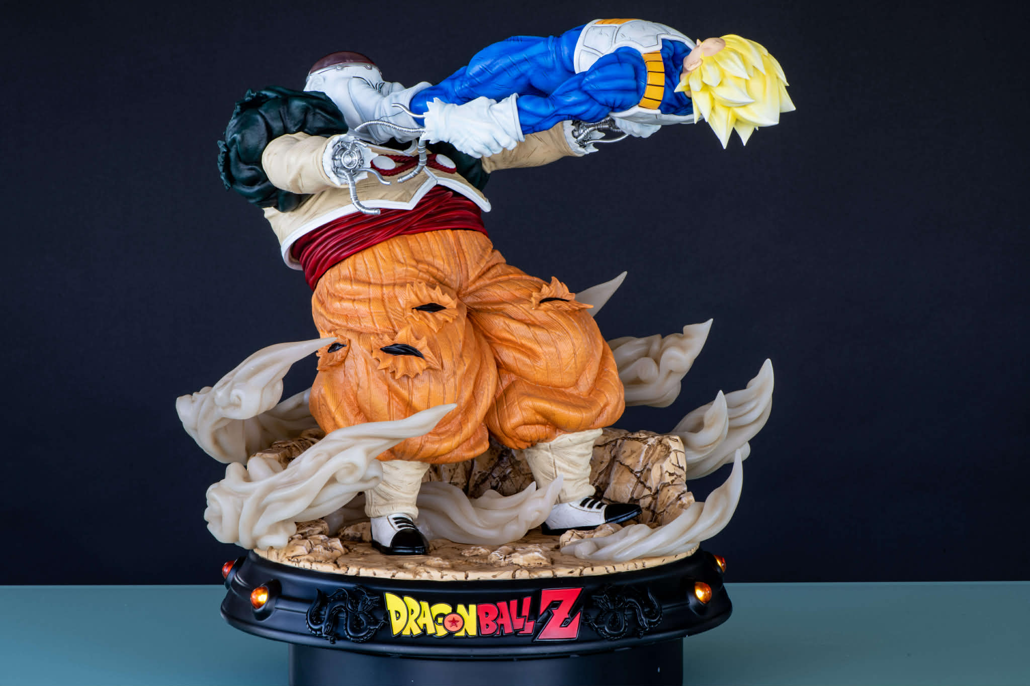 KD Studio- Vegeta Vs Android 19